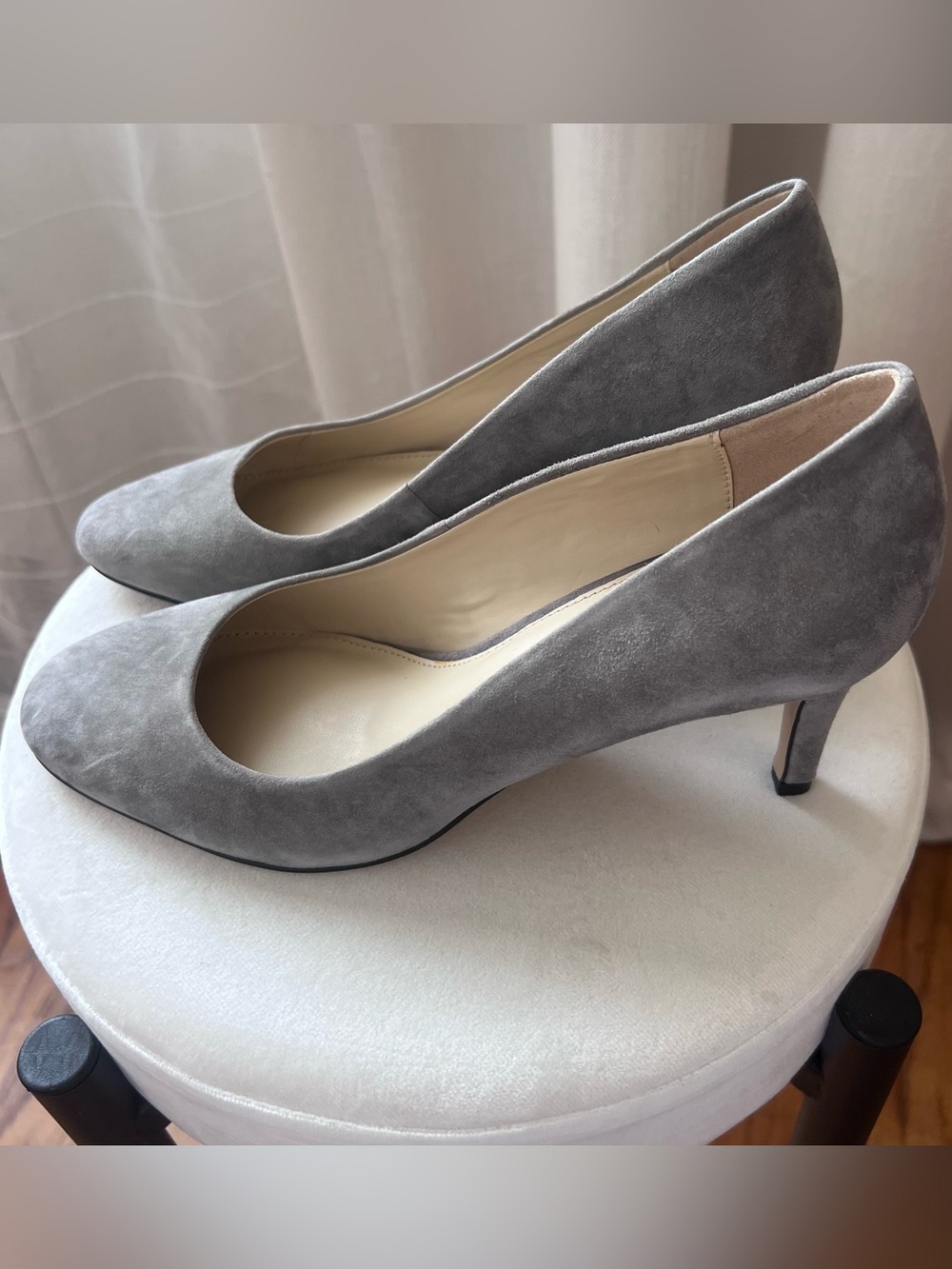 NIB Lord & Taylor "Opal" Grey Suede Mid-Heel Pumps Size 9M